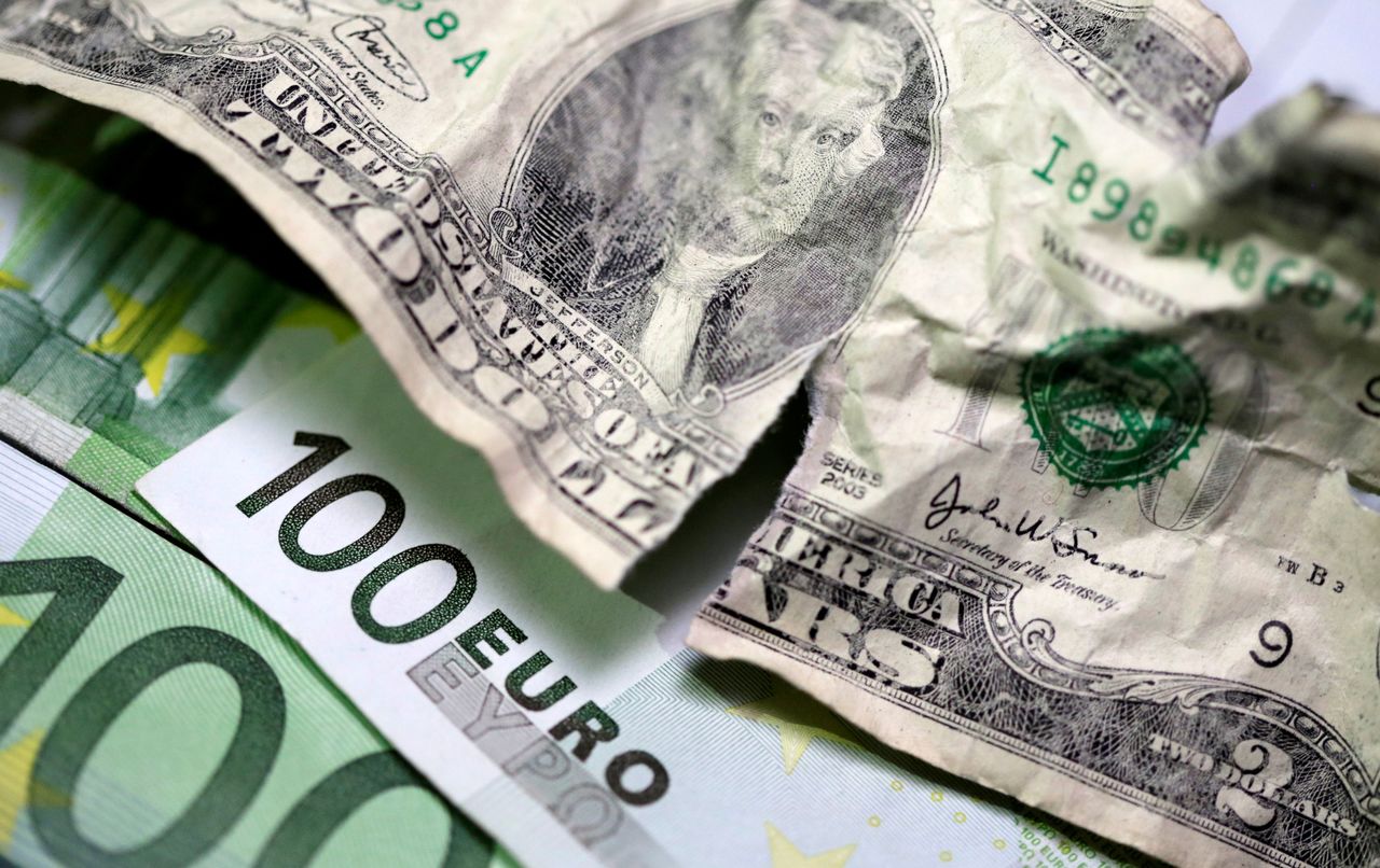 Доллар или евро? Что выбрать?
